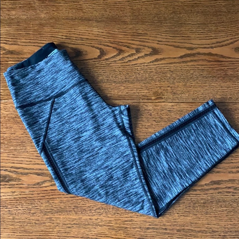 🏃♀️VICTORIA’S SECRET SPORT🏃♀️Women’s Capri - Picture 1 of 4